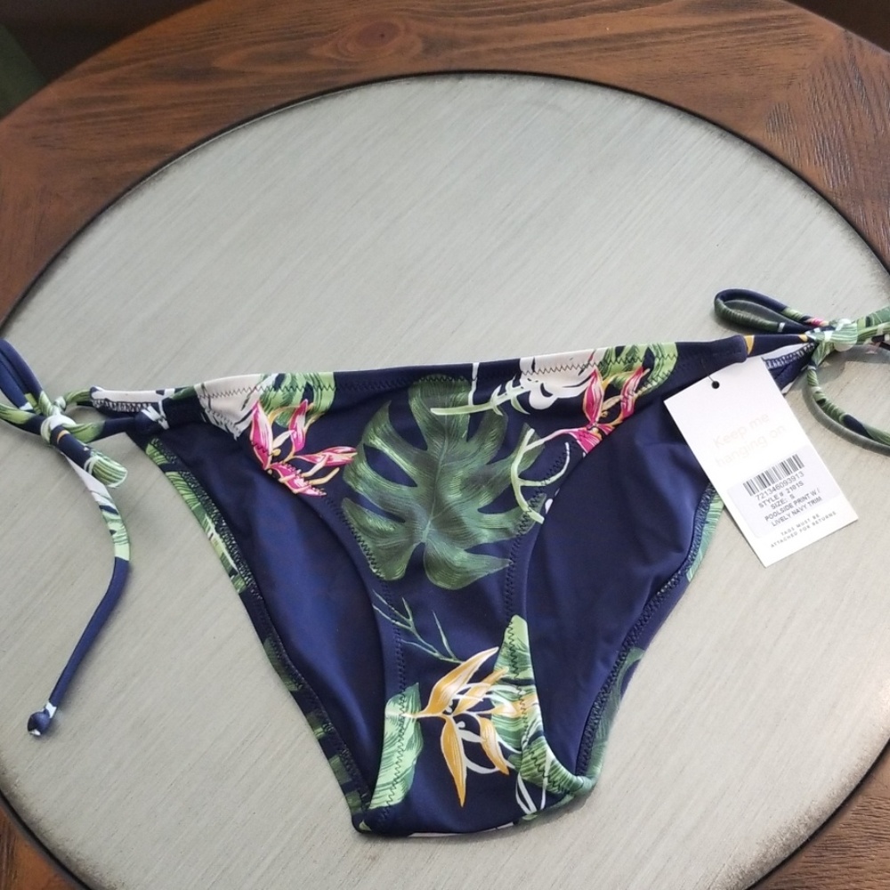 Lively swim bottom